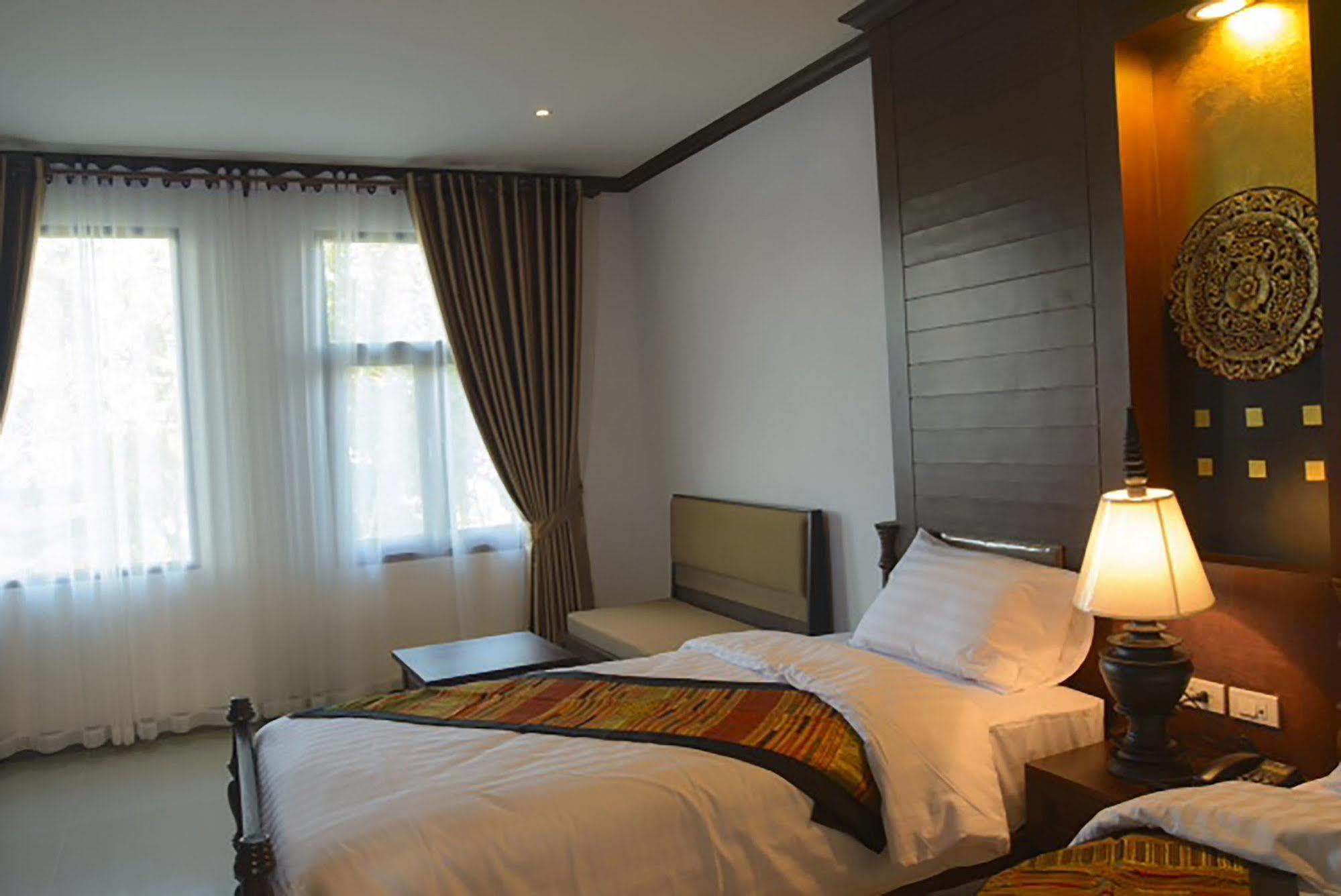 Baan Ratchiangsaen Hotel Chiang Mai Ngoại thất bức ảnh